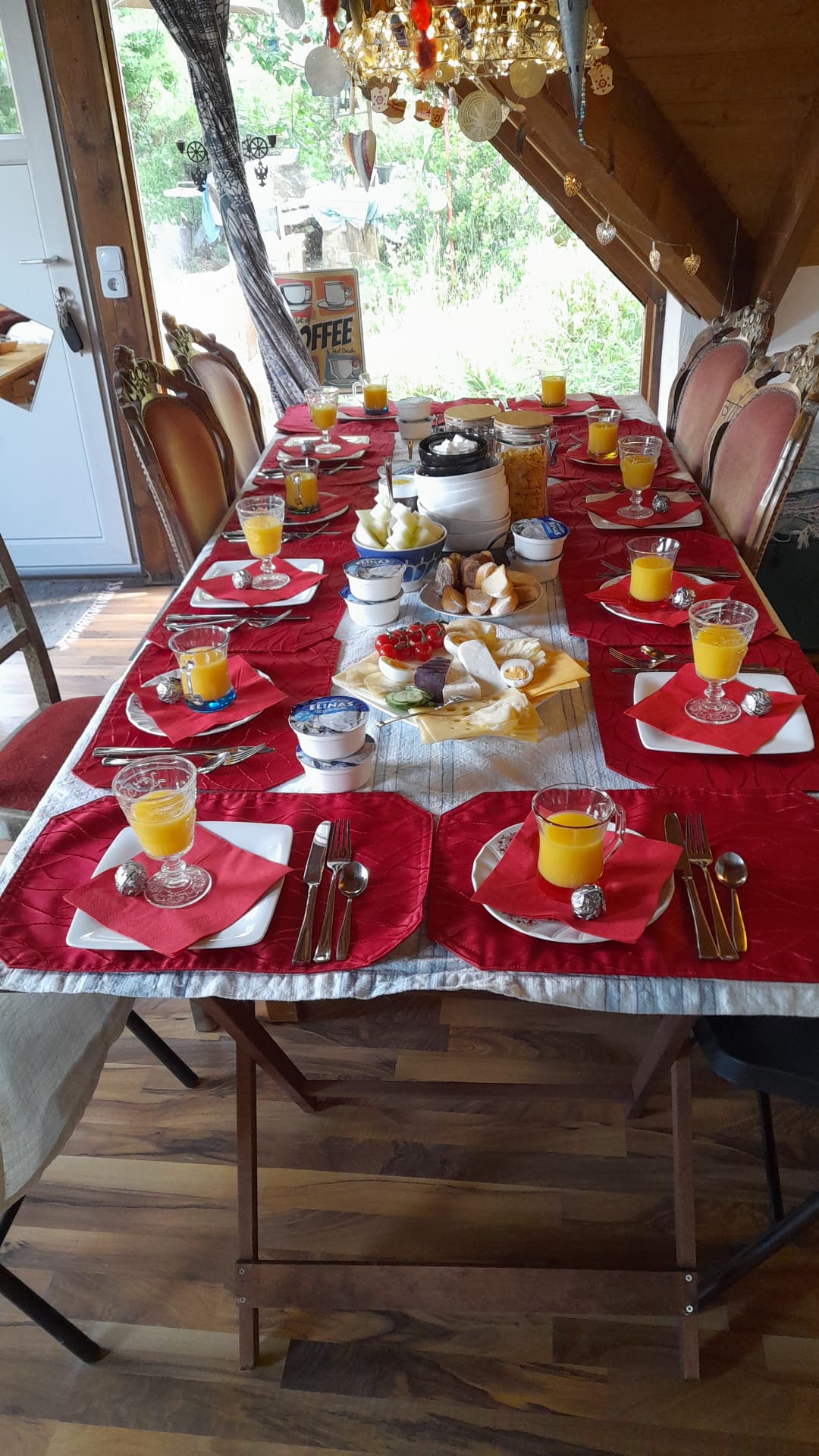 Fr&uuml;hst&uuml;cksbuffet im Speiseraum